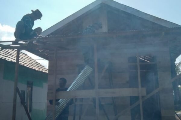 Atap dan Dinding Rumah Nini Noorhayati Berubah Wujud