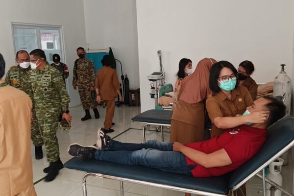 Pasis Sesko TNI LVI Ajak Warga Laporkan Titik Api, Lakukan Penyuluhan di Palangka Raya
